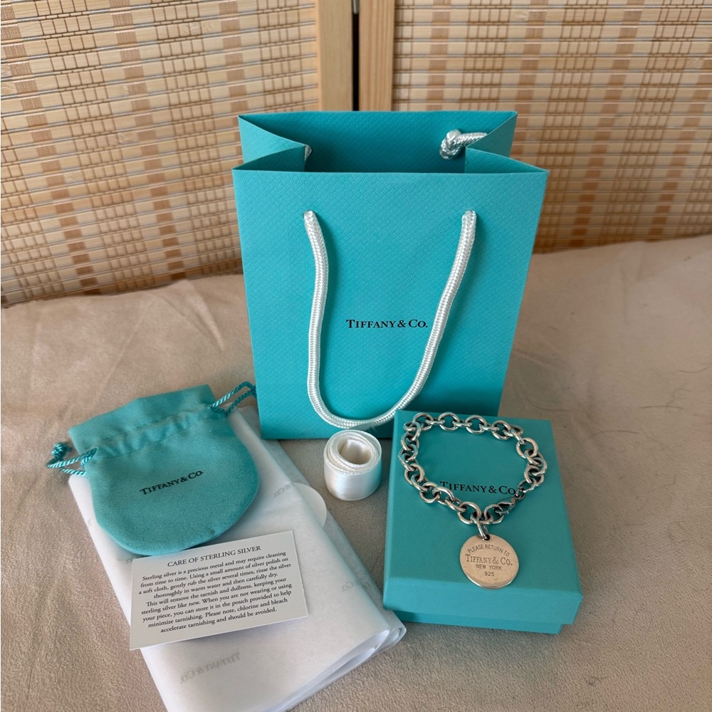 Tiffany & Co. Return to Tiffany Round Tag Bracelet